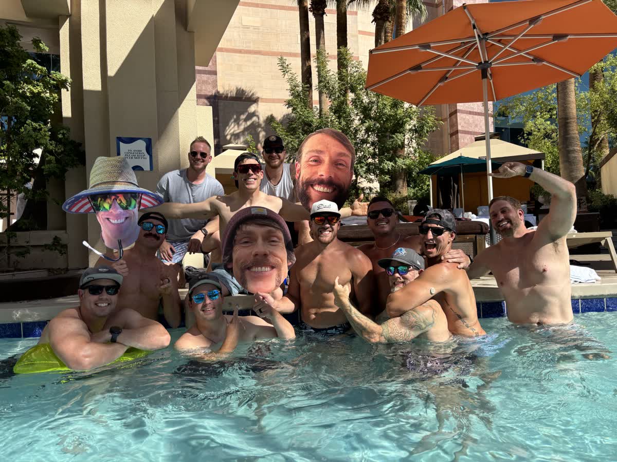 Make your buddies instant celebs
